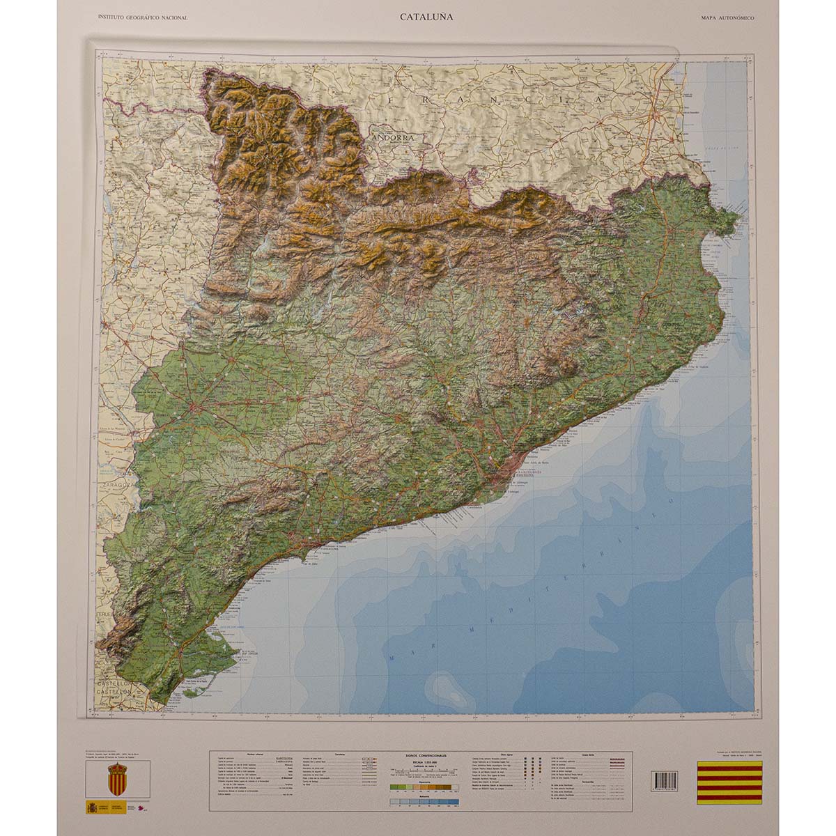 Relieve de Cataluña en 3D a 1:325.000  ed. 2015