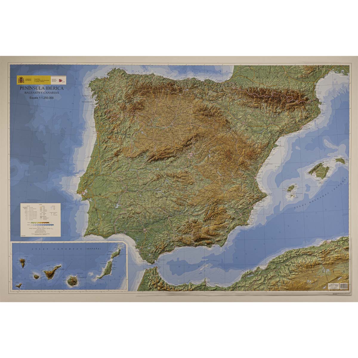 Relieve de la Península Ibérica, Baleares y Canarias en 3D a 1:1.250.000 ed.2025